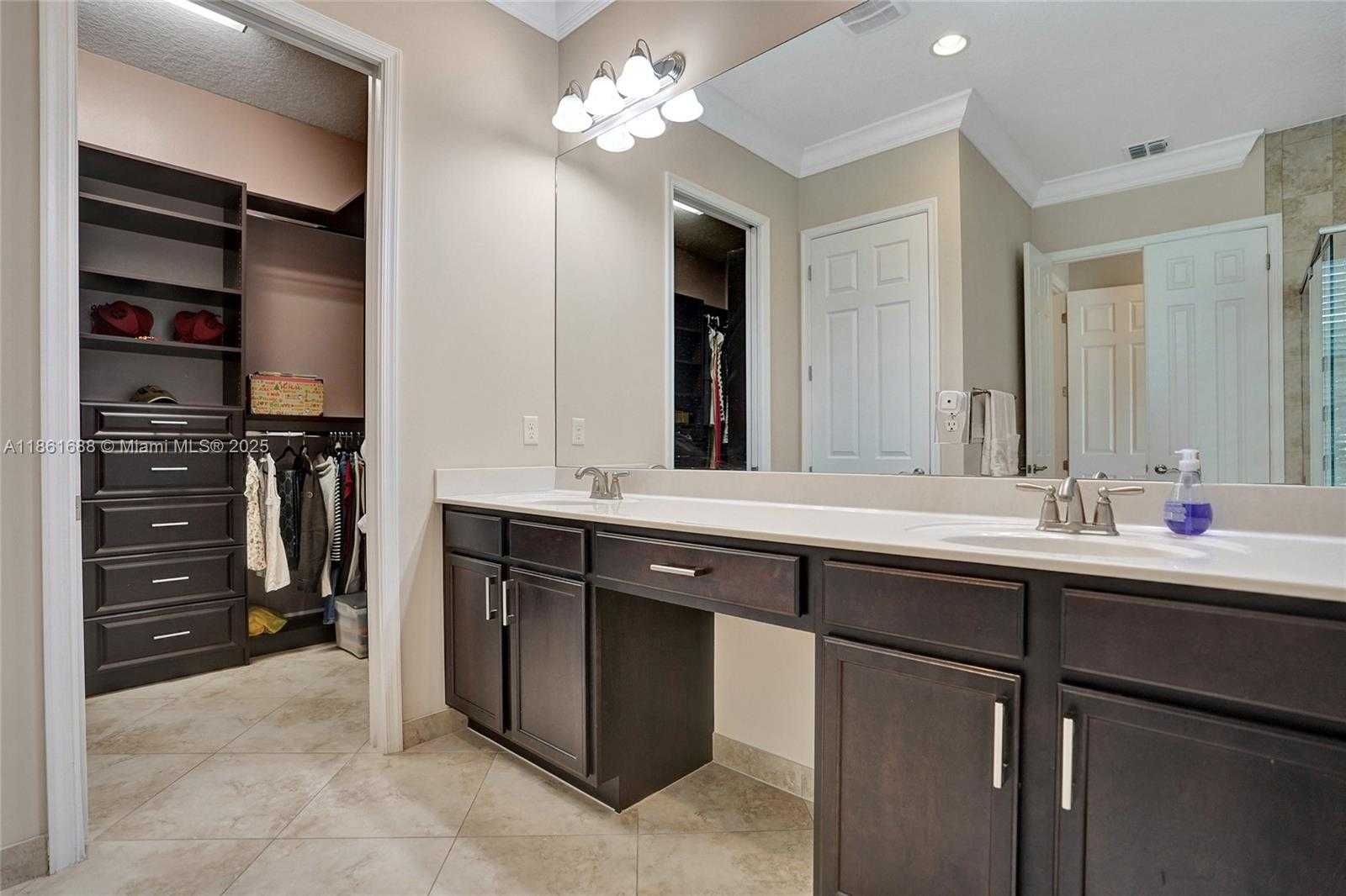 Small Image of 2954 BELLAROSA CIR, Royal Palm Beach Number 48