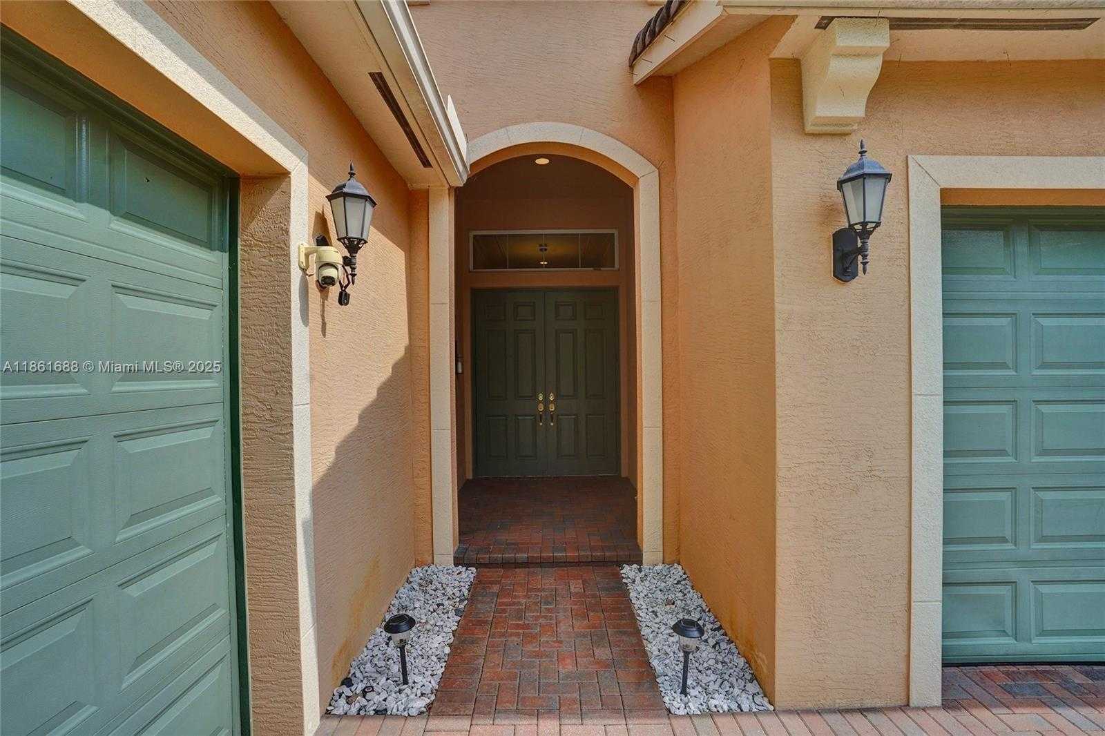 Small Image of 2954 BELLAROSA CIR, Royal Palm Beach Number 5