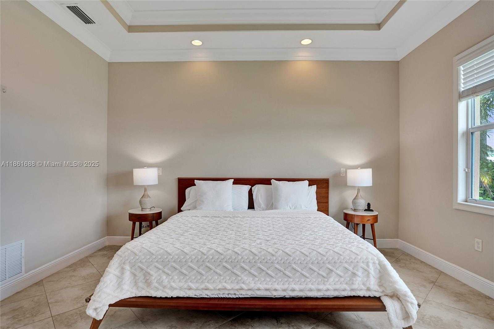 Small Image of 2954 BELLAROSA CIR, Royal Palm Beach Number 52