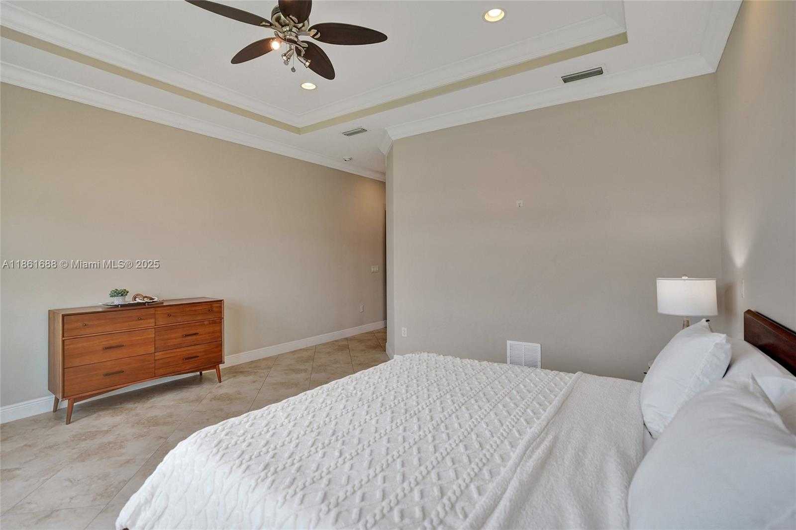 Small Image of 2954 BELLAROSA CIR, Royal Palm Beach Number 54