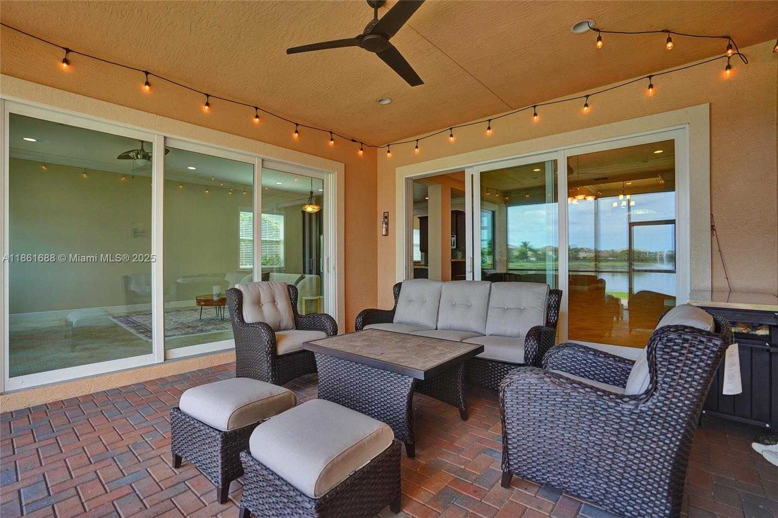 Small Image of 2954 BELLAROSA CIR, Royal Palm Beach Number 60