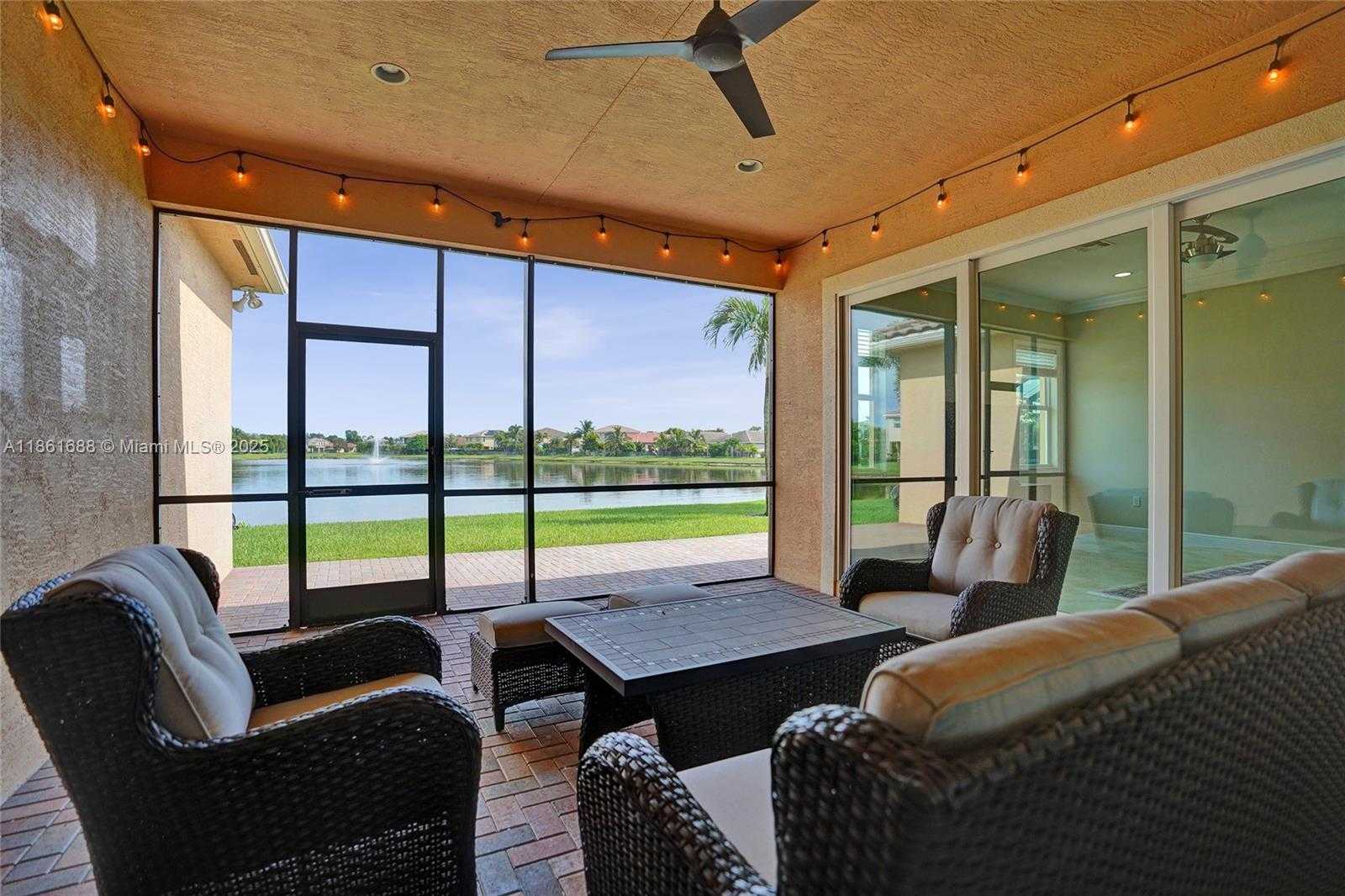 Small Image of 2954 BELLAROSA CIR, Royal Palm Beach Number 61