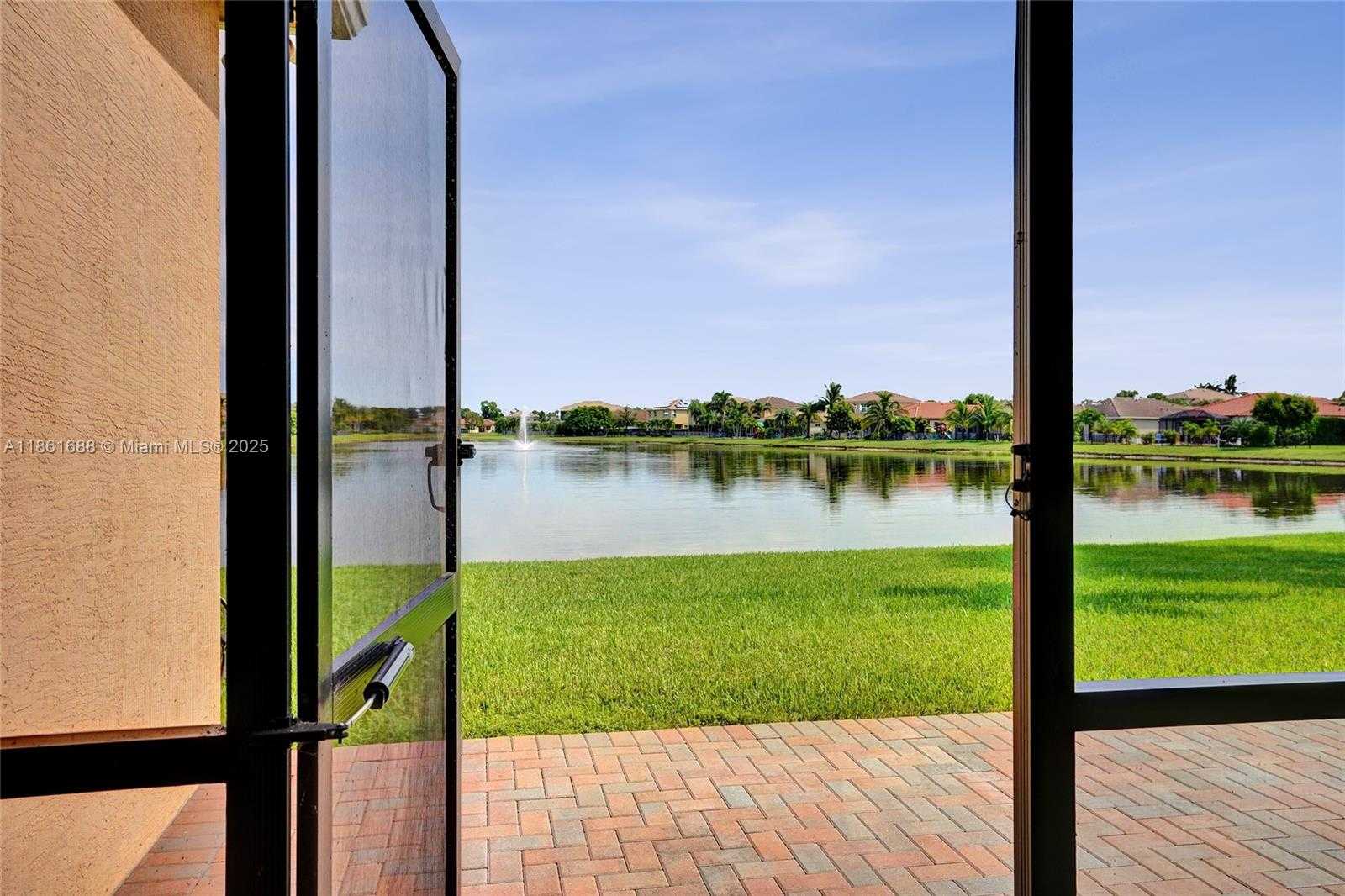 Small Image of 2954 BELLAROSA CIR, Royal Palm Beach Number 62