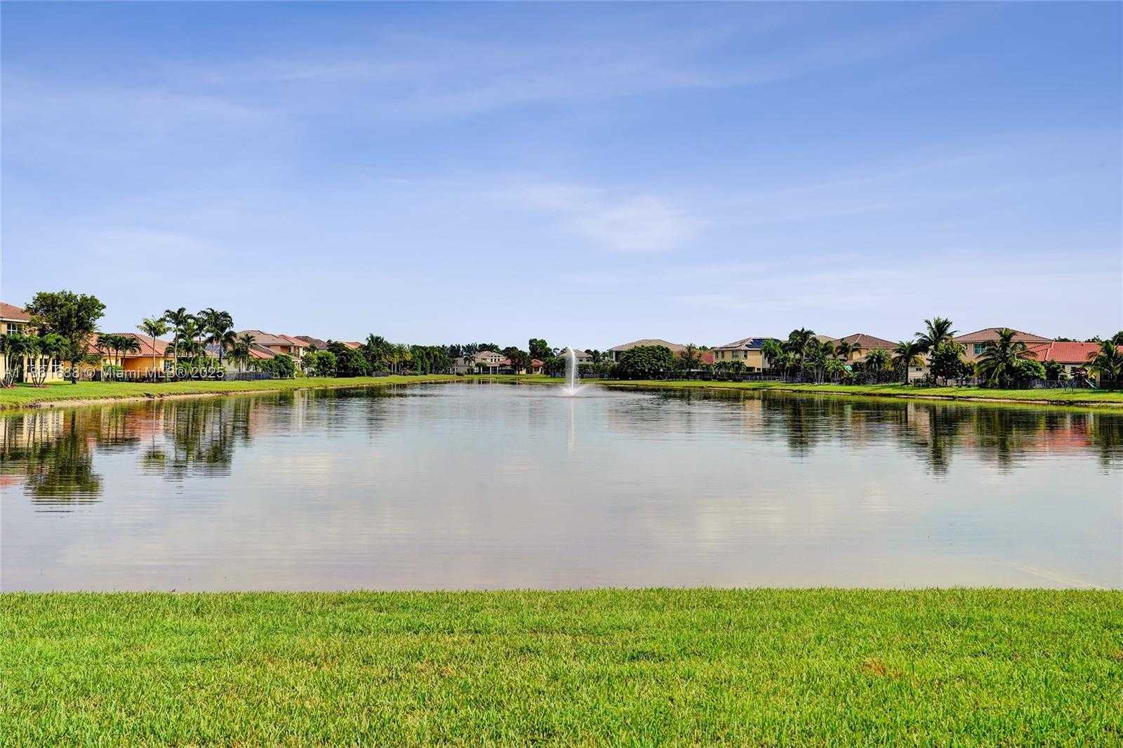 Small Image of 2954 BELLAROSA CIR, Royal Palm Beach Number 65