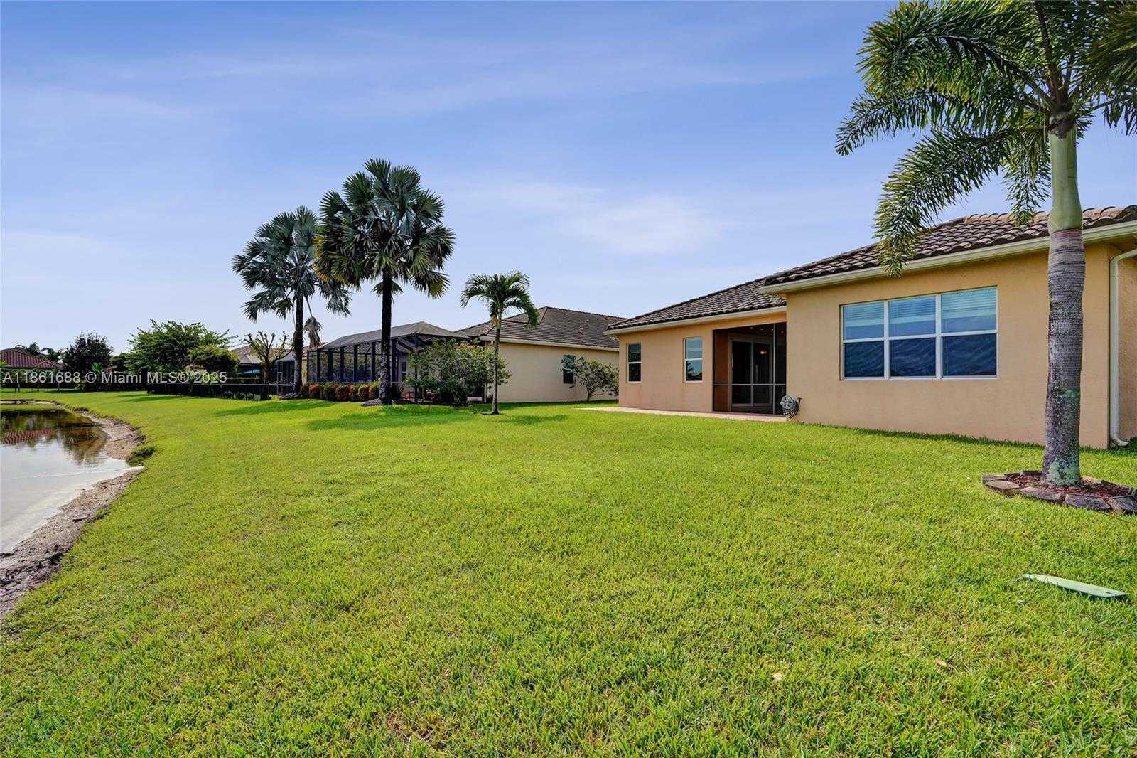 Small Image of 2954 BELLAROSA CIR, Royal Palm Beach Number 66