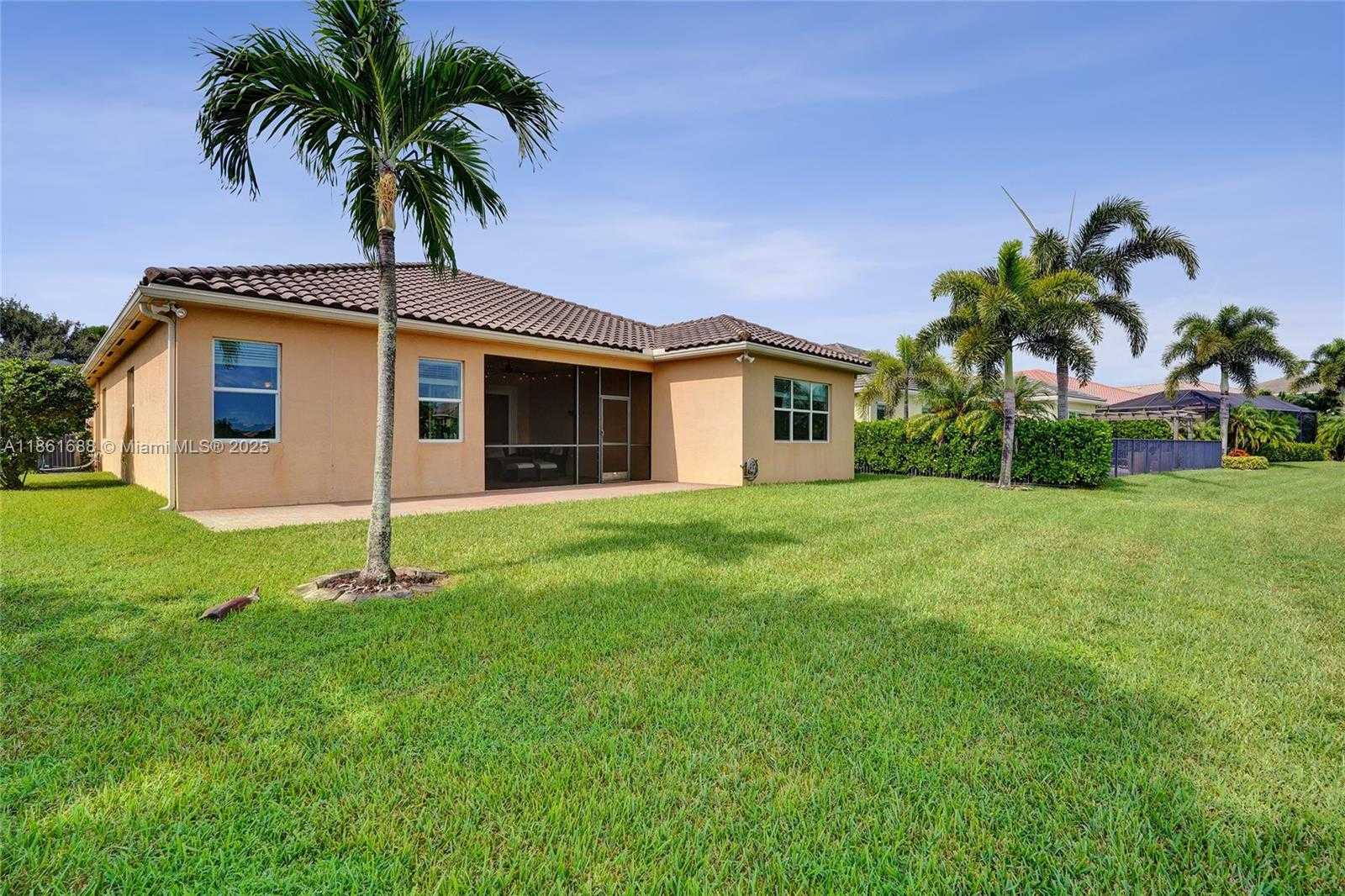 Small Image of 2954 BELLAROSA CIR, Royal Palm Beach Number 68
