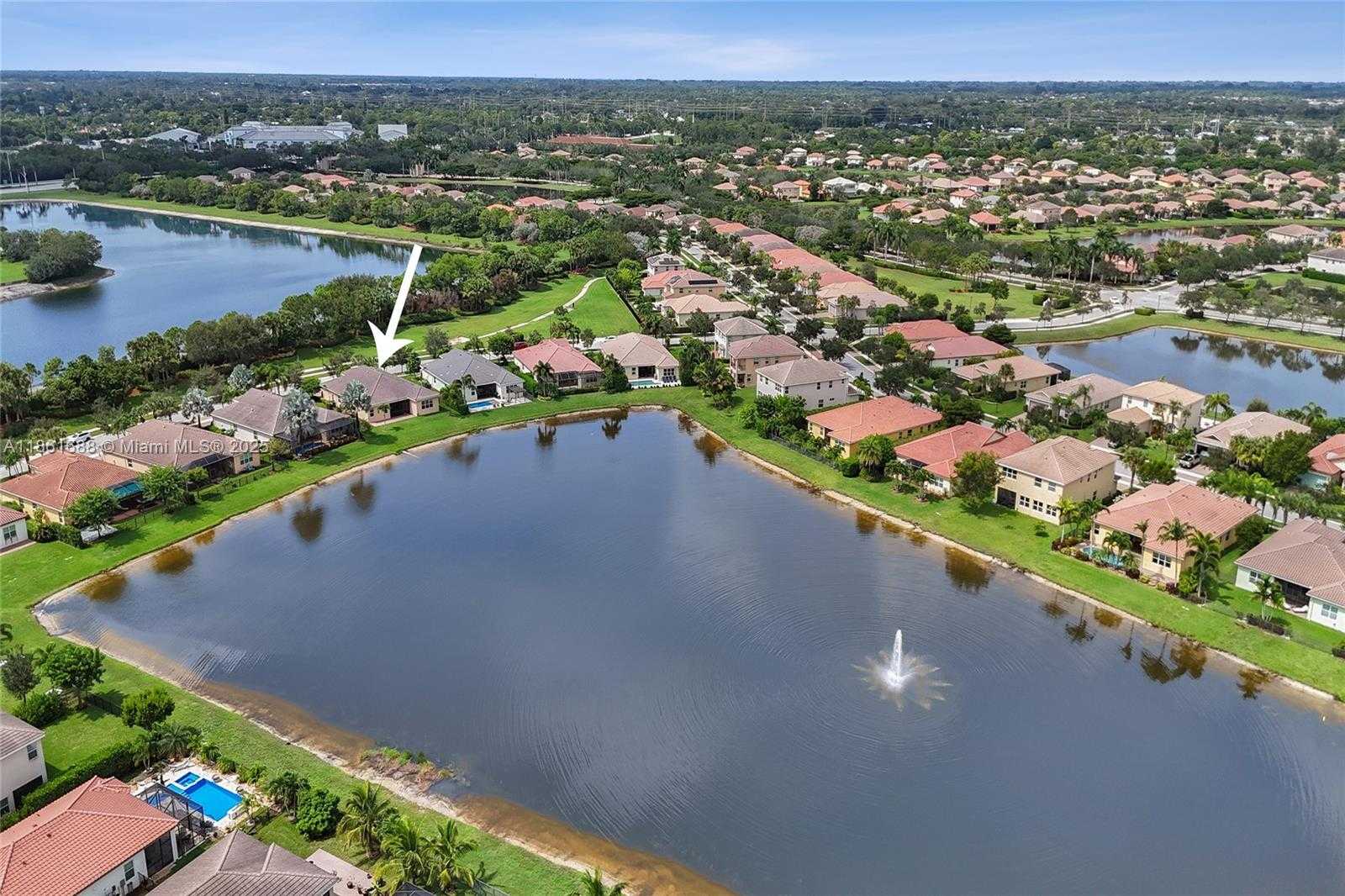 Small Image of 2954 BELLAROSA CIR, Royal Palm Beach Number 70