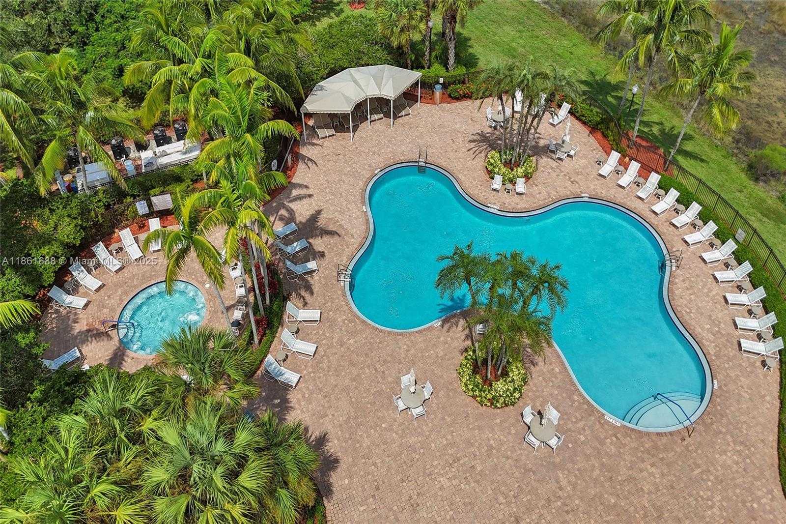 Small Image of 2954 BELLAROSA CIR, Royal Palm Beach Number 73