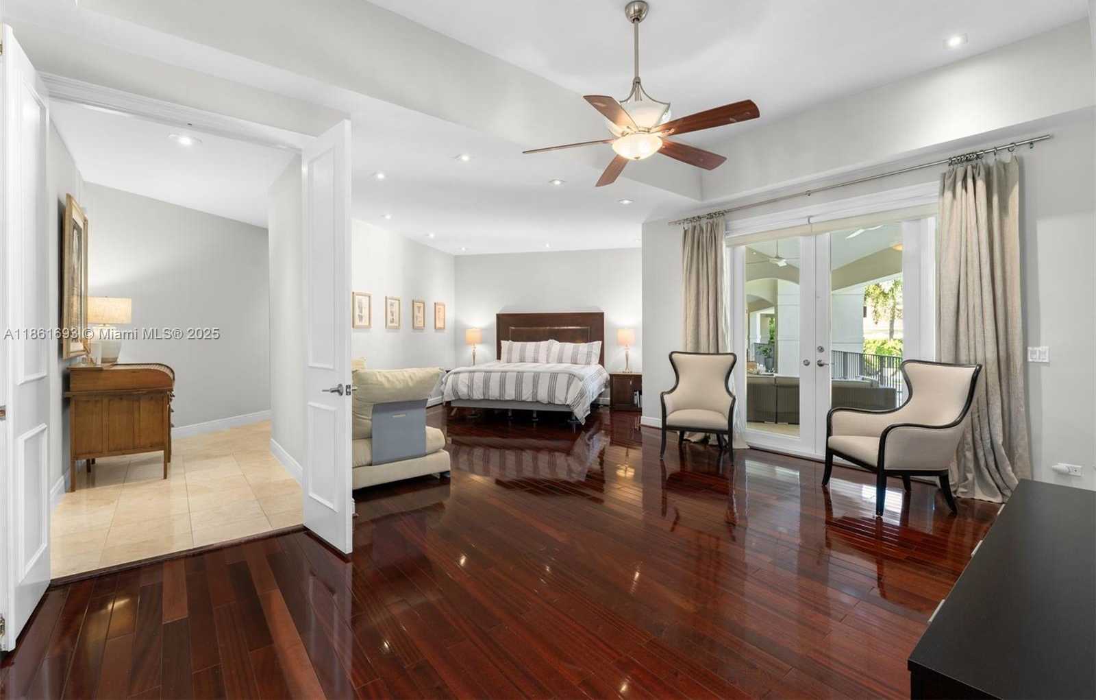 Small Image of 12801 OLD CUTLER RD, Pinecrest Number 23