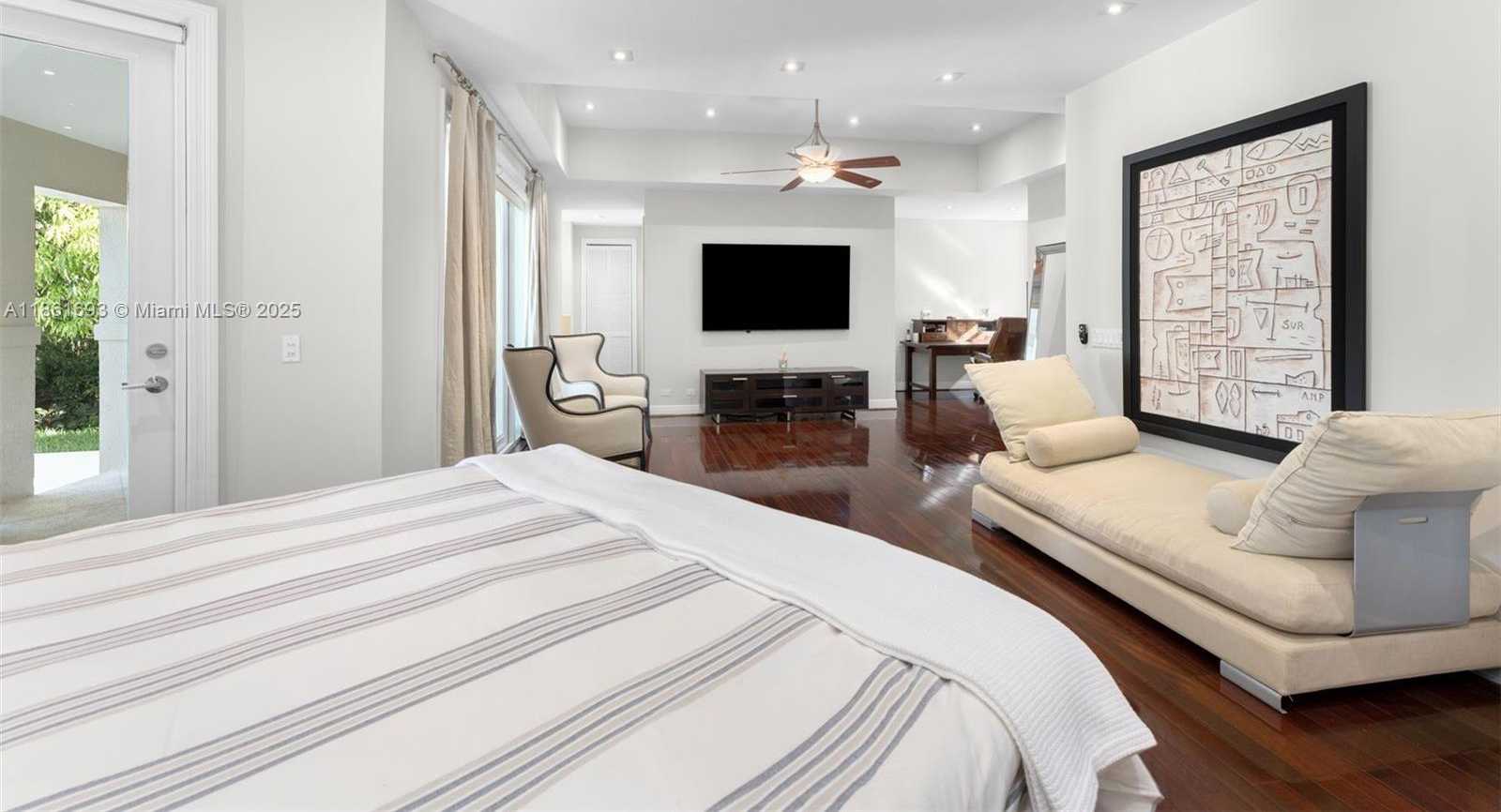 Small Image of 12801 OLD CUTLER RD, Pinecrest Number 24
