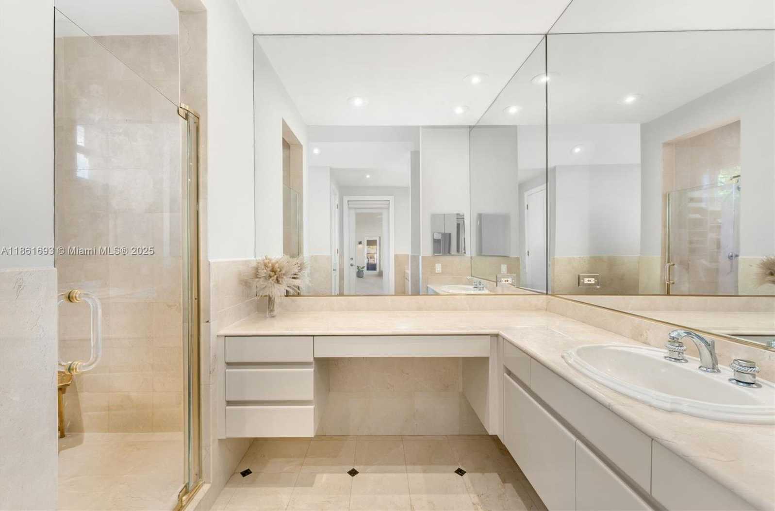 Small Image of 12801 OLD CUTLER RD, Pinecrest Number 25
