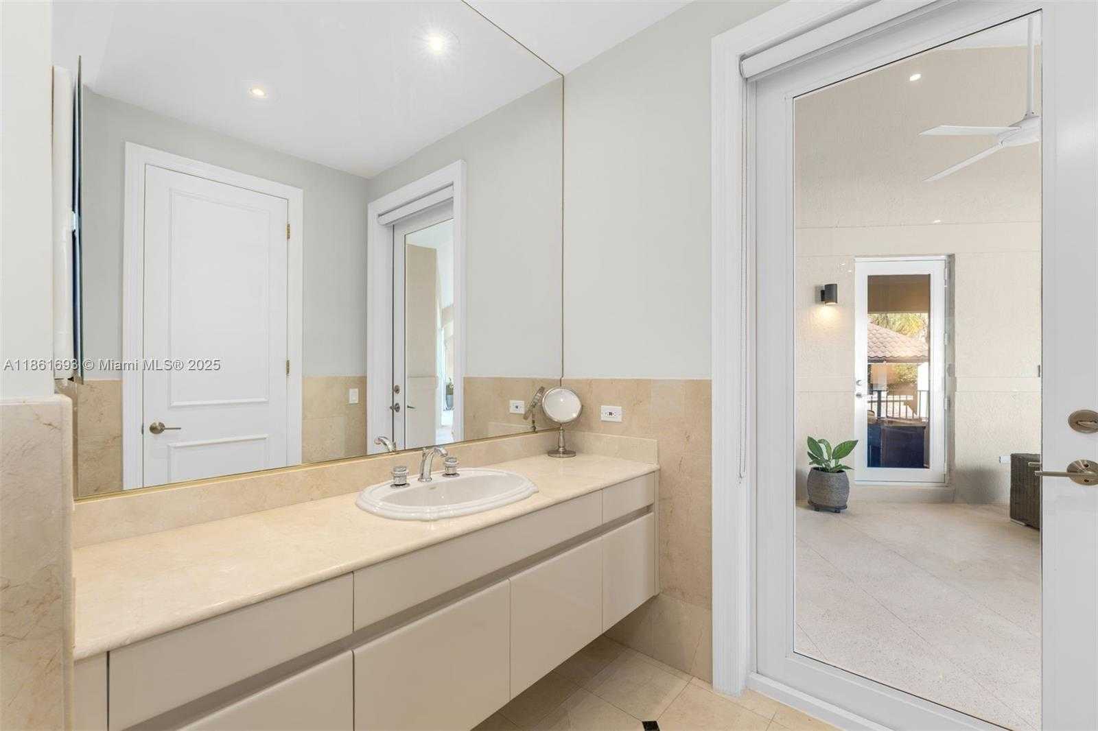 Small Image of 12801 OLD CUTLER RD, Pinecrest Number 27