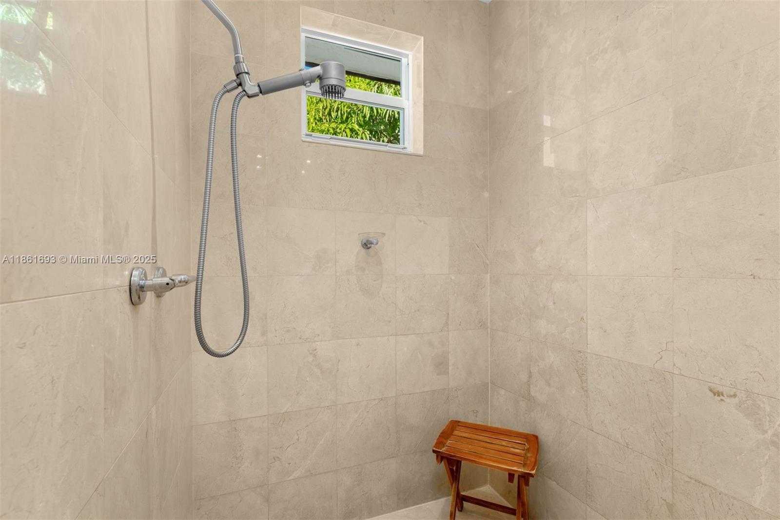 Small Image of 12801 OLD CUTLER RD, Pinecrest Number 28