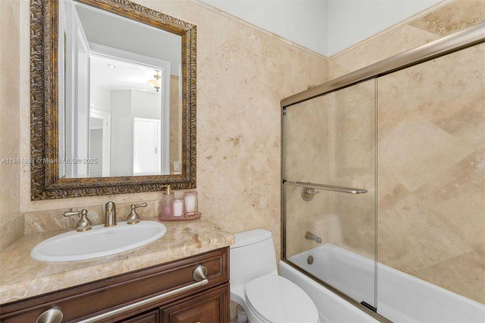 Small Image of 12801 OLD CUTLER RD, Pinecrest Number 31