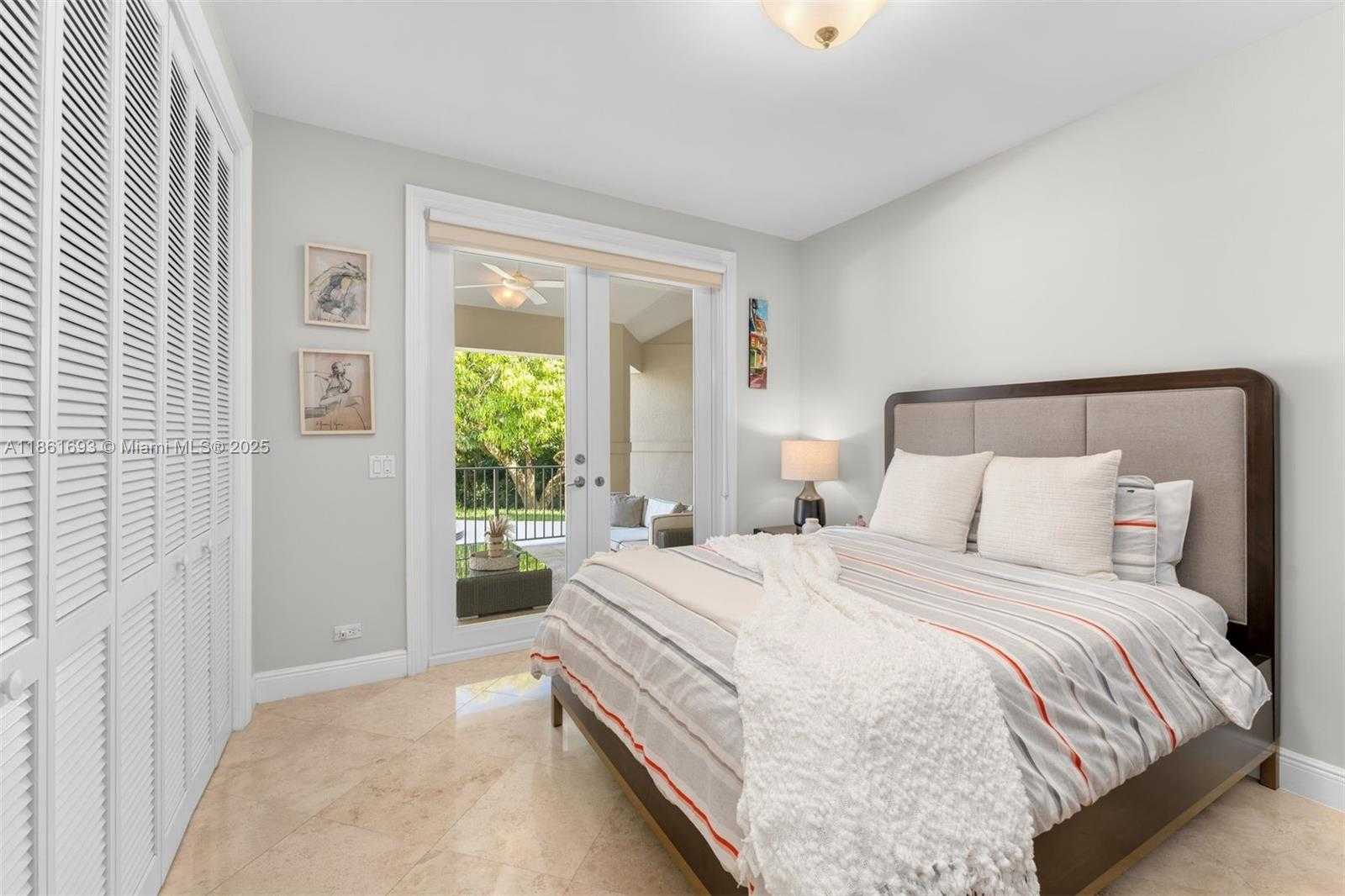 Small Image of 12801 OLD CUTLER RD, Pinecrest Number 34