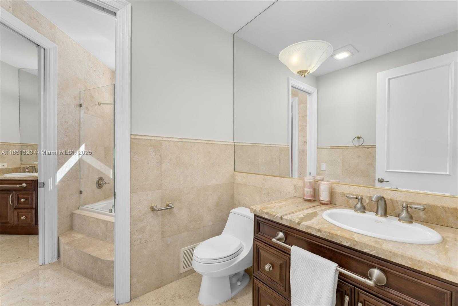 Small Image of 12801 OLD CUTLER RD, Pinecrest Number 37