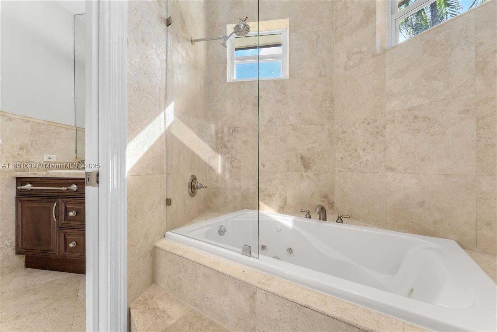 Small Image of 12801 OLD CUTLER RD, Pinecrest Number 38