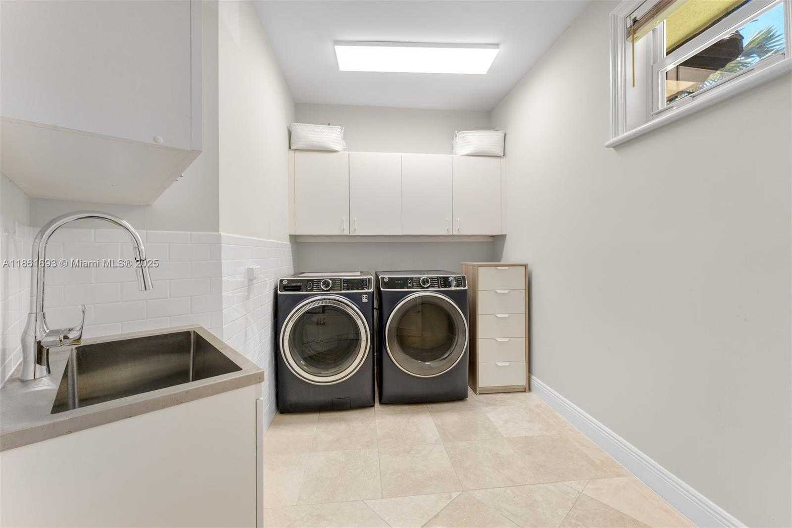 Small Image of 12801 OLD CUTLER RD, Pinecrest Number 42