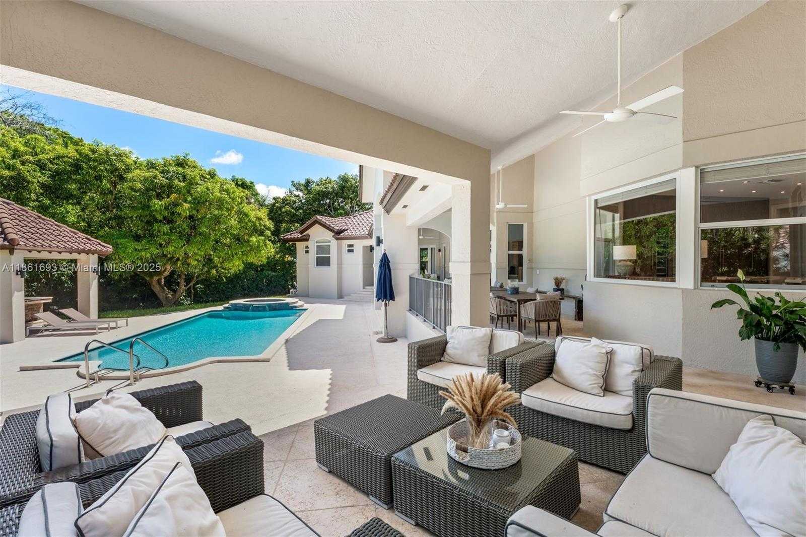 Small Image of 12801 OLD CUTLER RD, Pinecrest Number 44