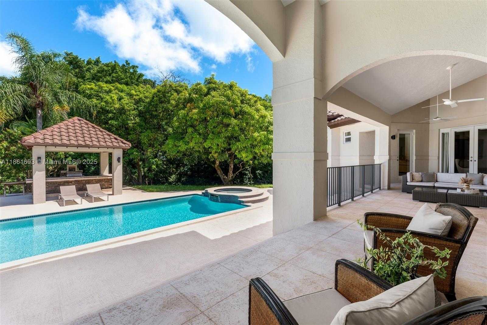 Small Image of 12801 OLD CUTLER RD, Pinecrest Number 47