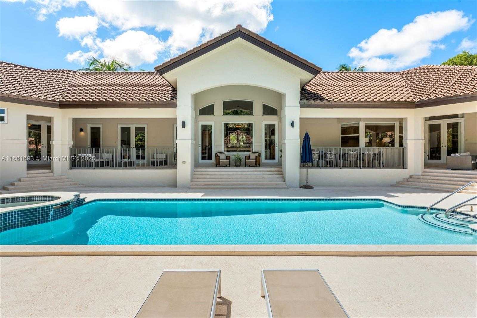 Small Image of 12801 OLD CUTLER RD, Pinecrest Number 5