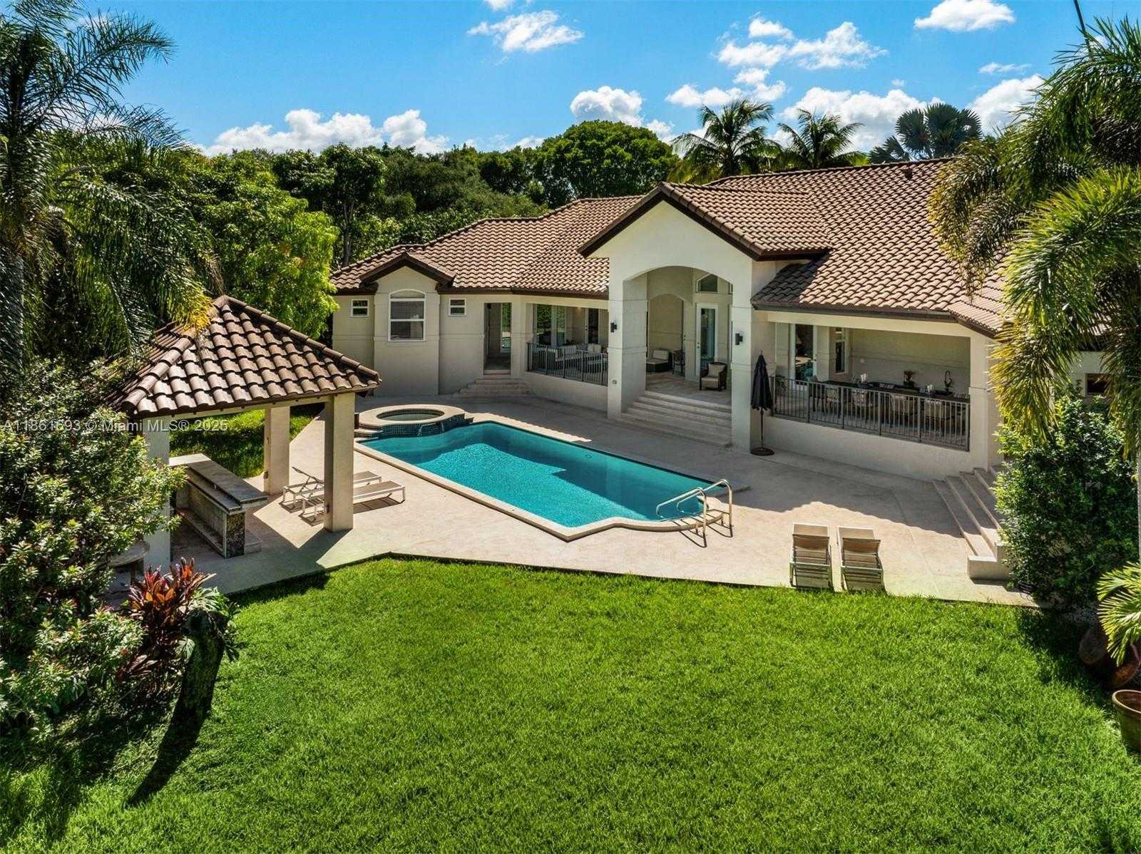 Small Image of 12801 OLD CUTLER RD, Pinecrest Number 52