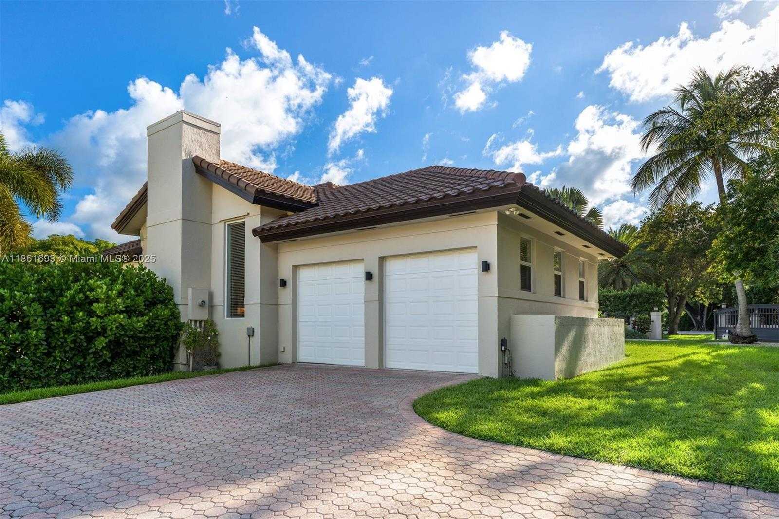 Small Image of 12801 OLD CUTLER RD, Pinecrest Number 56