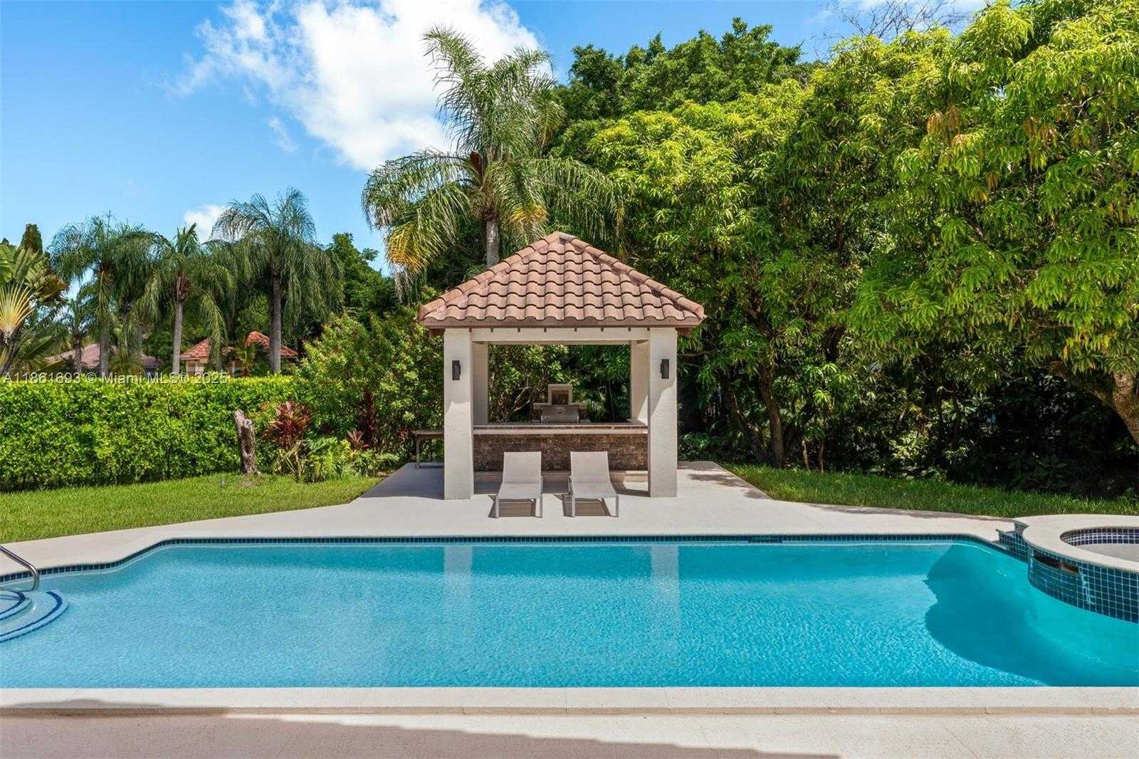 Small Image of 12801 OLD CUTLER RD, Pinecrest Number 58
