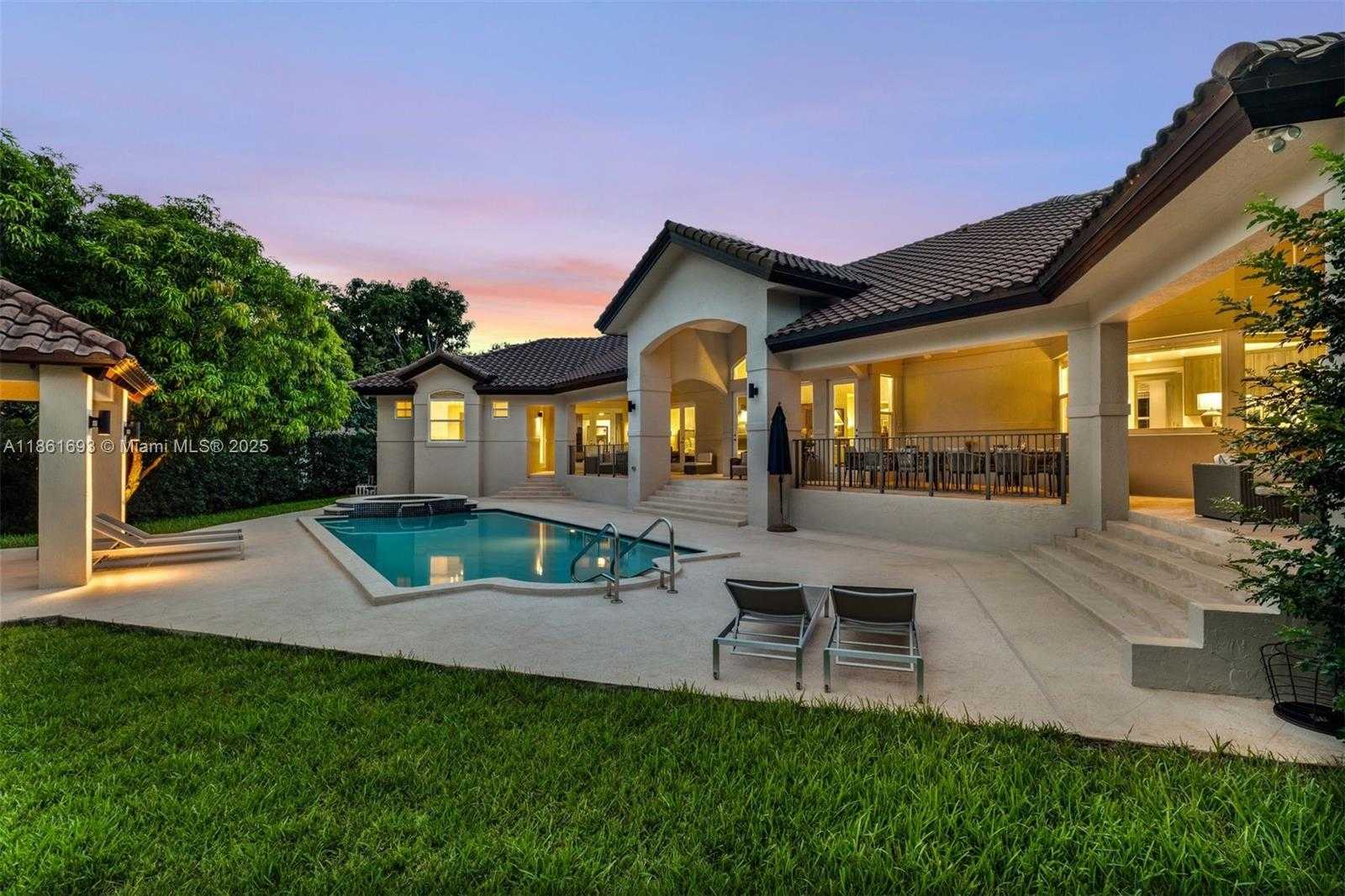 Small Image of 12801 OLD CUTLER RD, Pinecrest Number 62