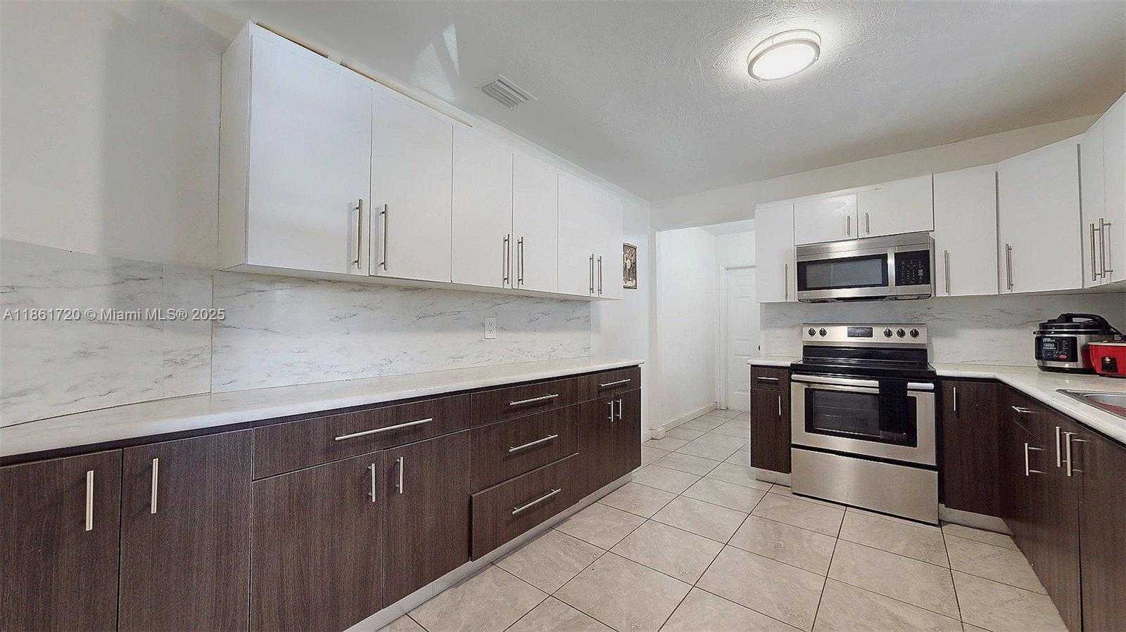 Small Image of 18502 NORTH WEST 23RD CT, Miami Gardens Number 10