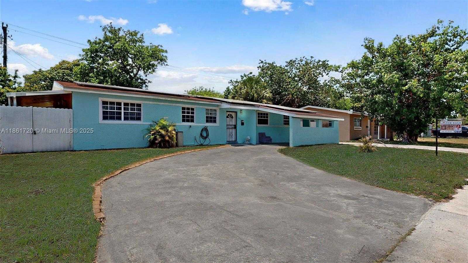 Small Image of 18502 NORTH WEST 23RD CT, Miami Gardens Number 2