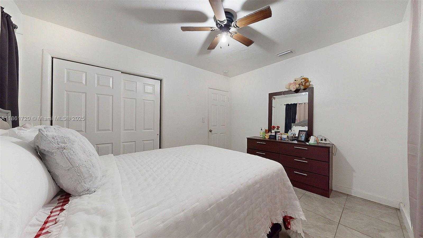 Small Image of 18502 NORTH WEST 23RD CT, Miami Gardens Number 20