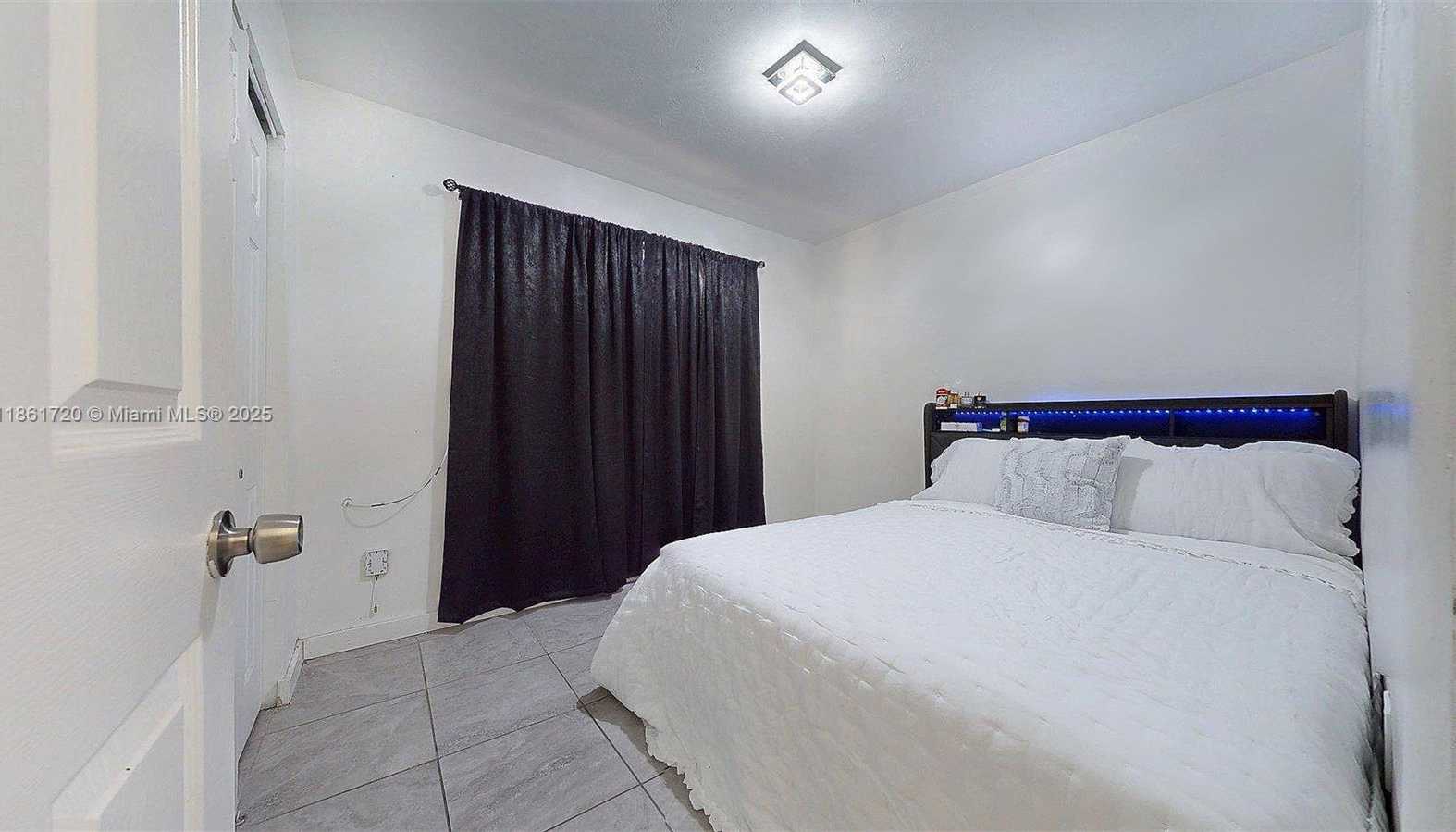 Small Image of 18502 NORTH WEST 23RD CT, Miami Gardens Number 24
