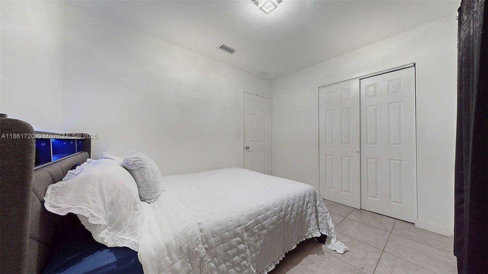 Small Image of 18502 NORTH WEST 23RD CT, Miami Gardens Number 26