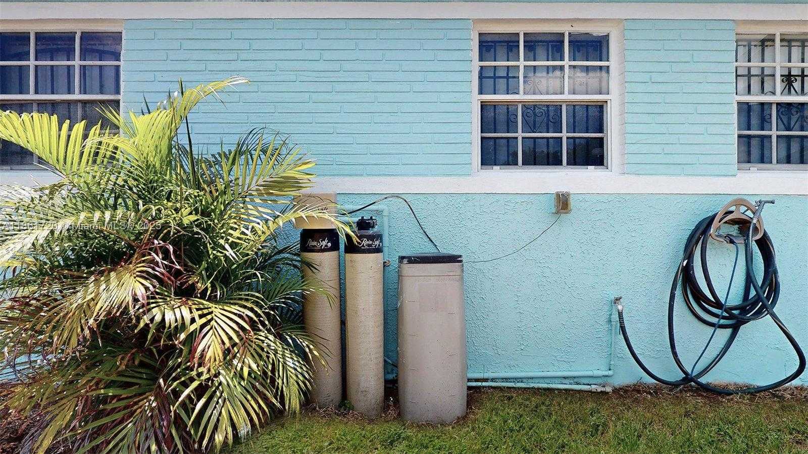Small Image of 18502 NORTH WEST 23RD CT, Miami Gardens Number 4