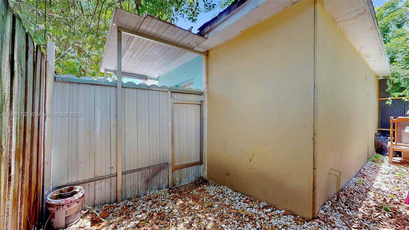Small Image of 18502 NORTH WEST 23RD CT, Miami Gardens Number 54