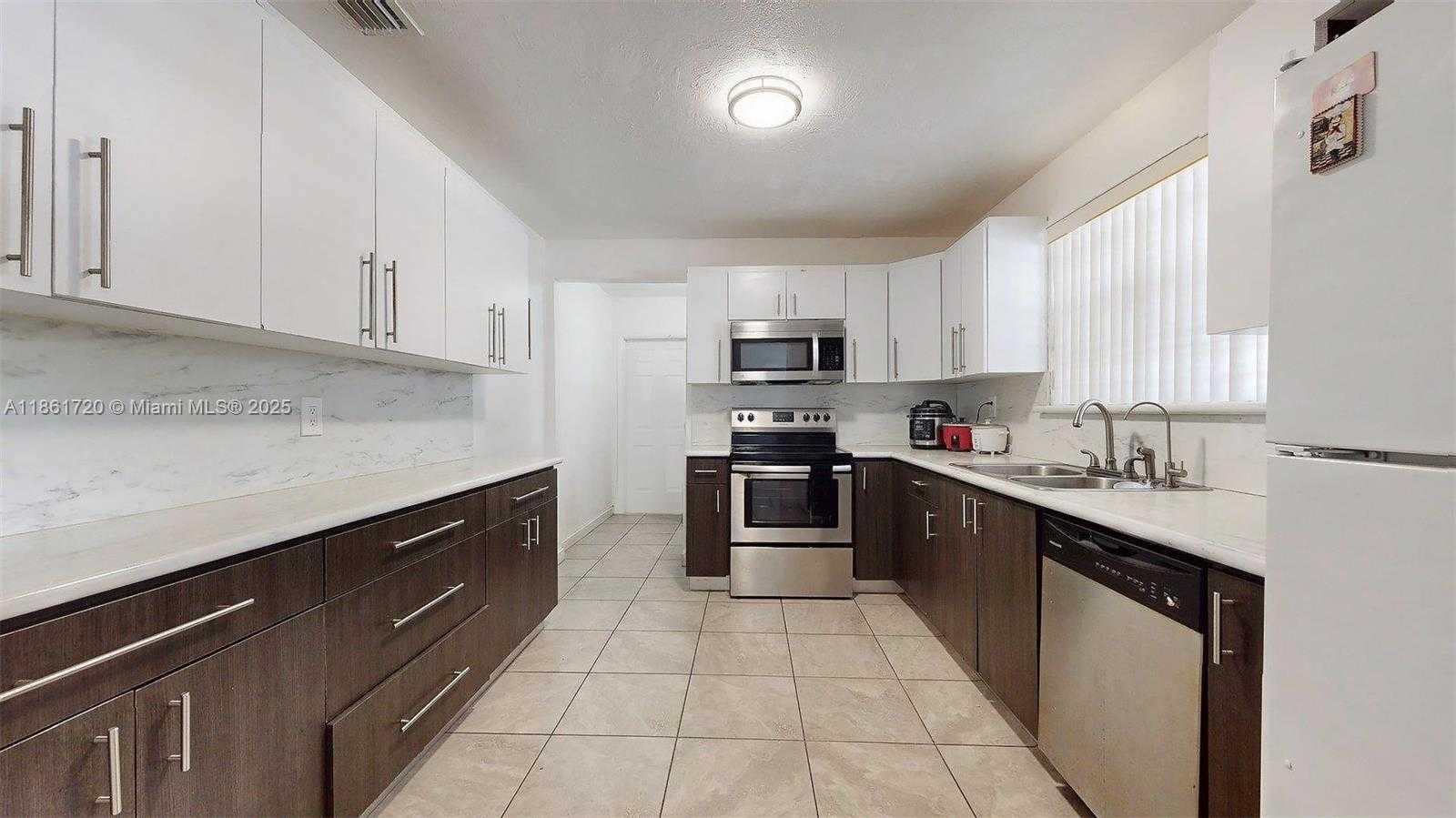 Small Image of 18502 NORTH WEST 23RD CT, Miami Gardens Number 8