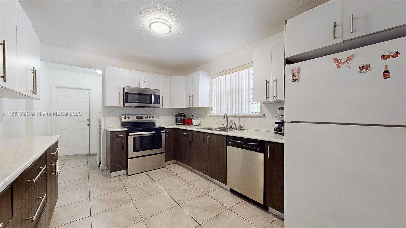 Small Image of 18502 NORTH WEST 23RD CT, Miami Gardens Number 9