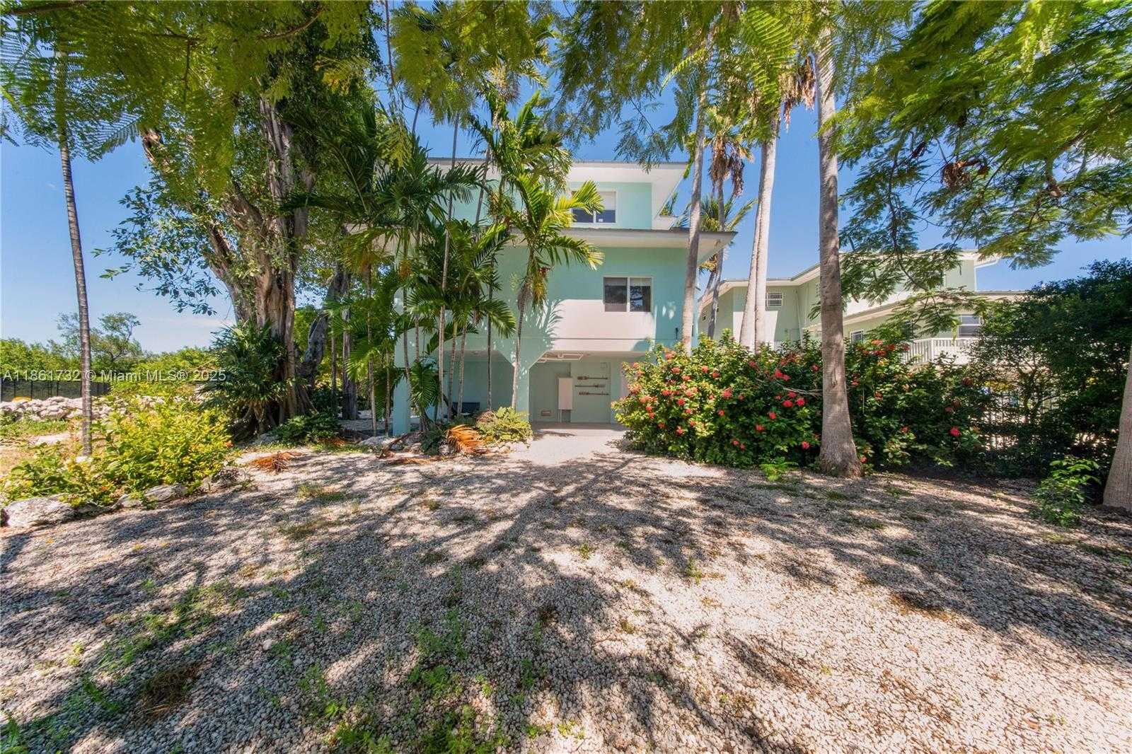 Small Image of 316 NORTH DR, Islamorada Number 2