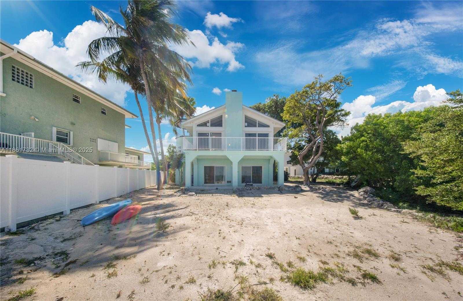 Small Image of 316 NORTH DR, Islamorada Number 3