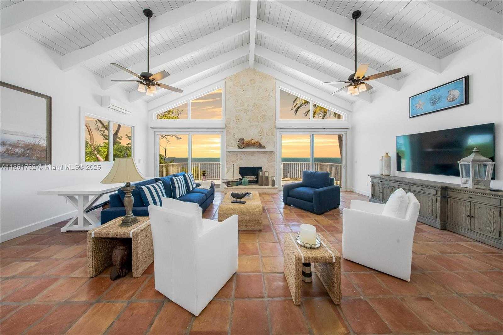 Small Image of 316 NORTH DR, Islamorada Number 5