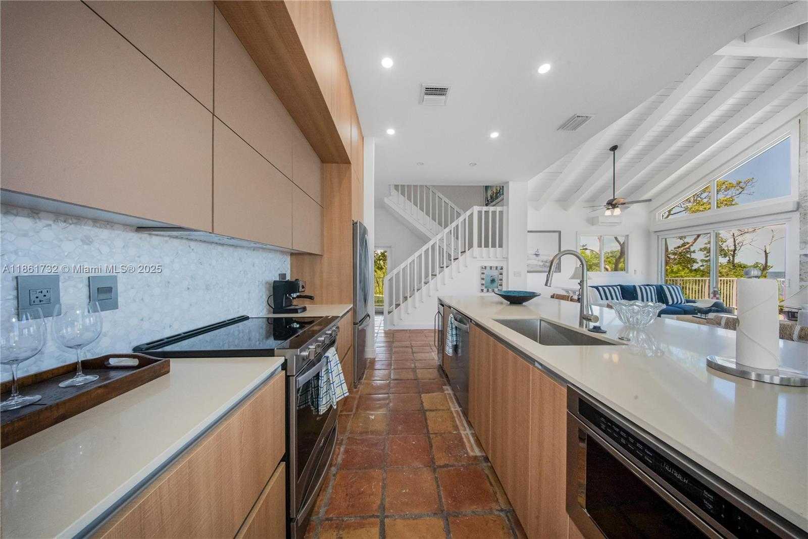 Small Image of 316 NORTH DR, Islamorada Number 9