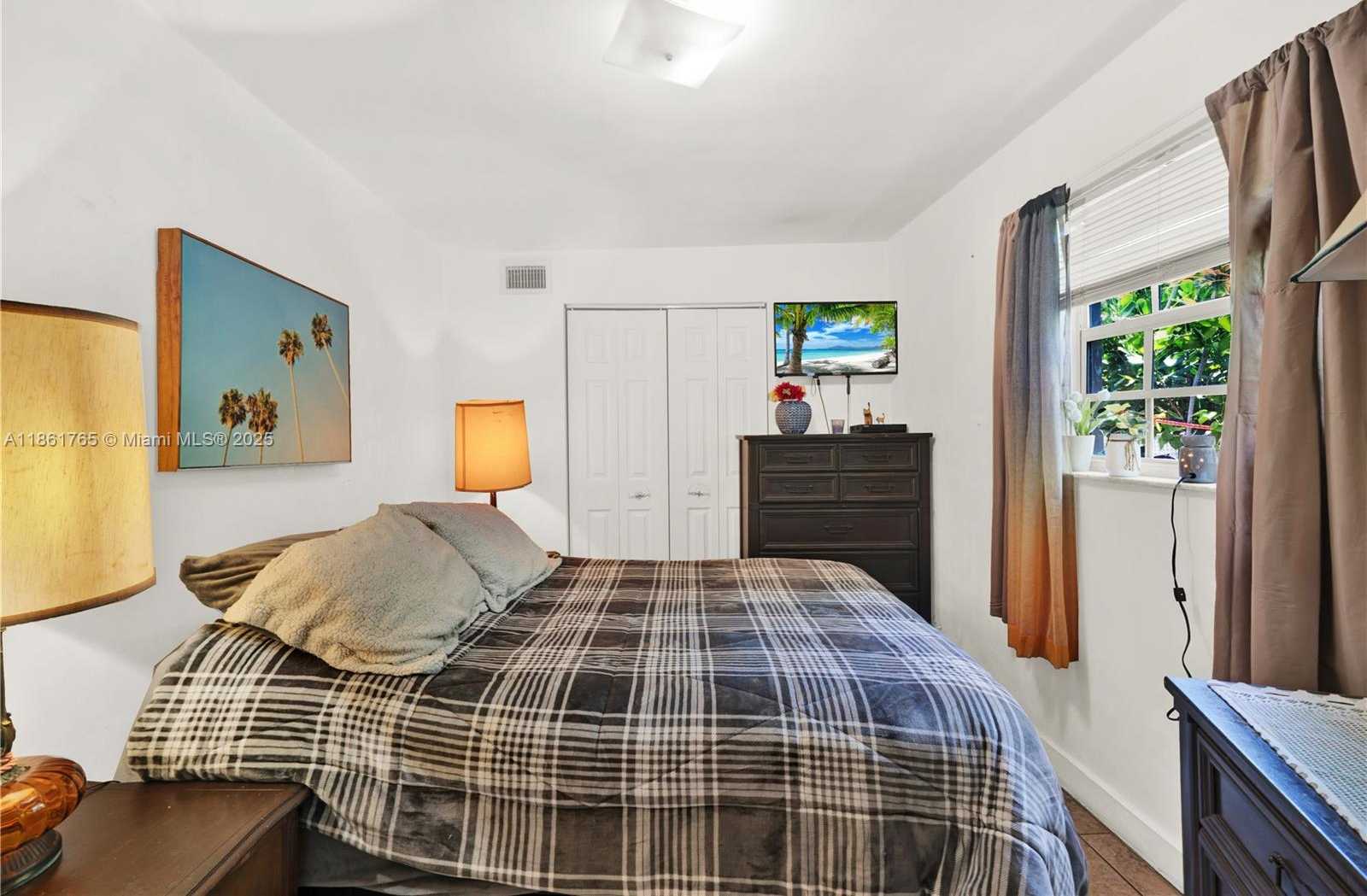 Small Image of 2305 NORTH EAST 135TH TER, North Miami Beach Number 12