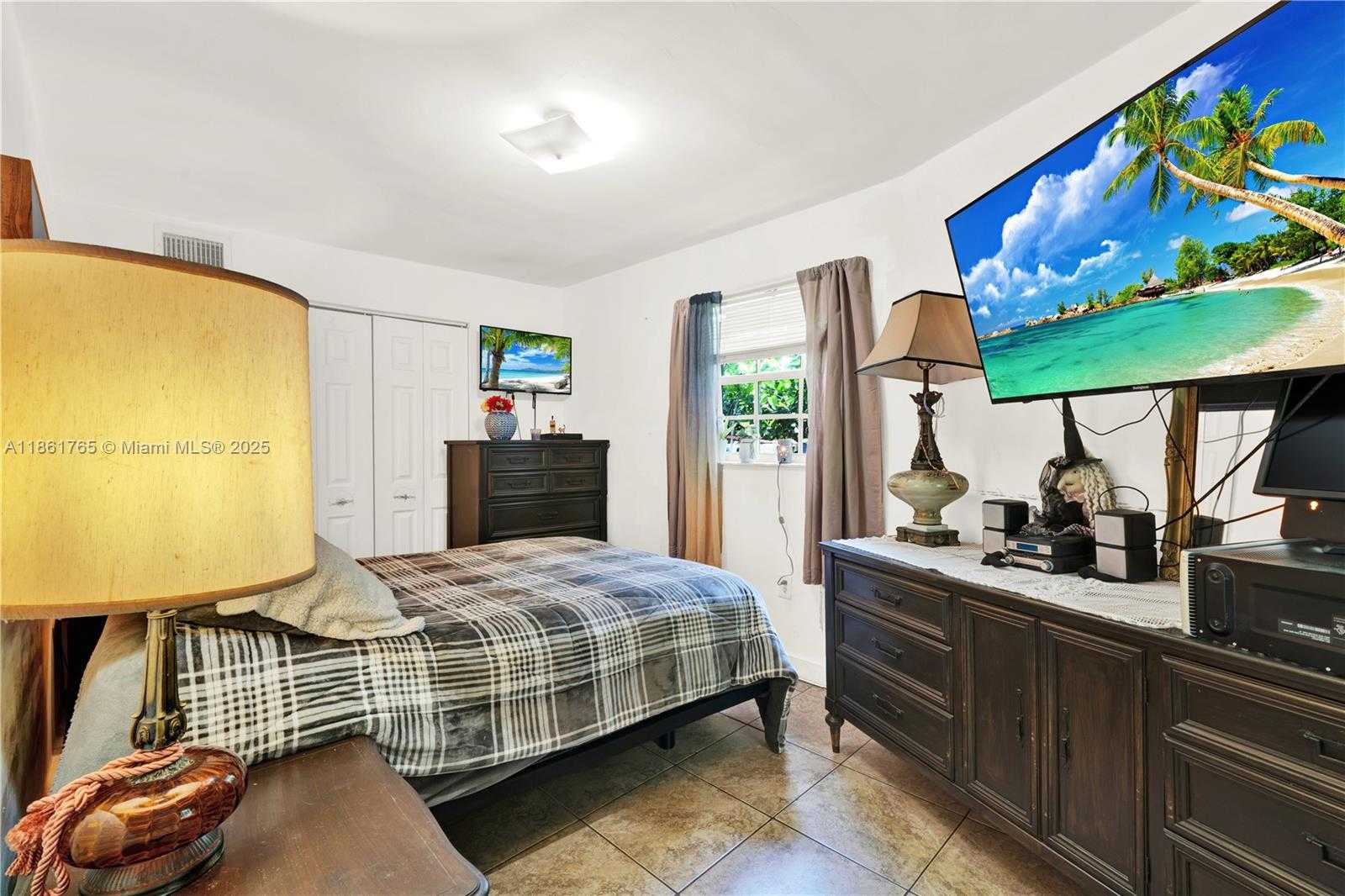 Small Image of 2305 NORTH EAST 135TH TER, North Miami Beach Number 13
