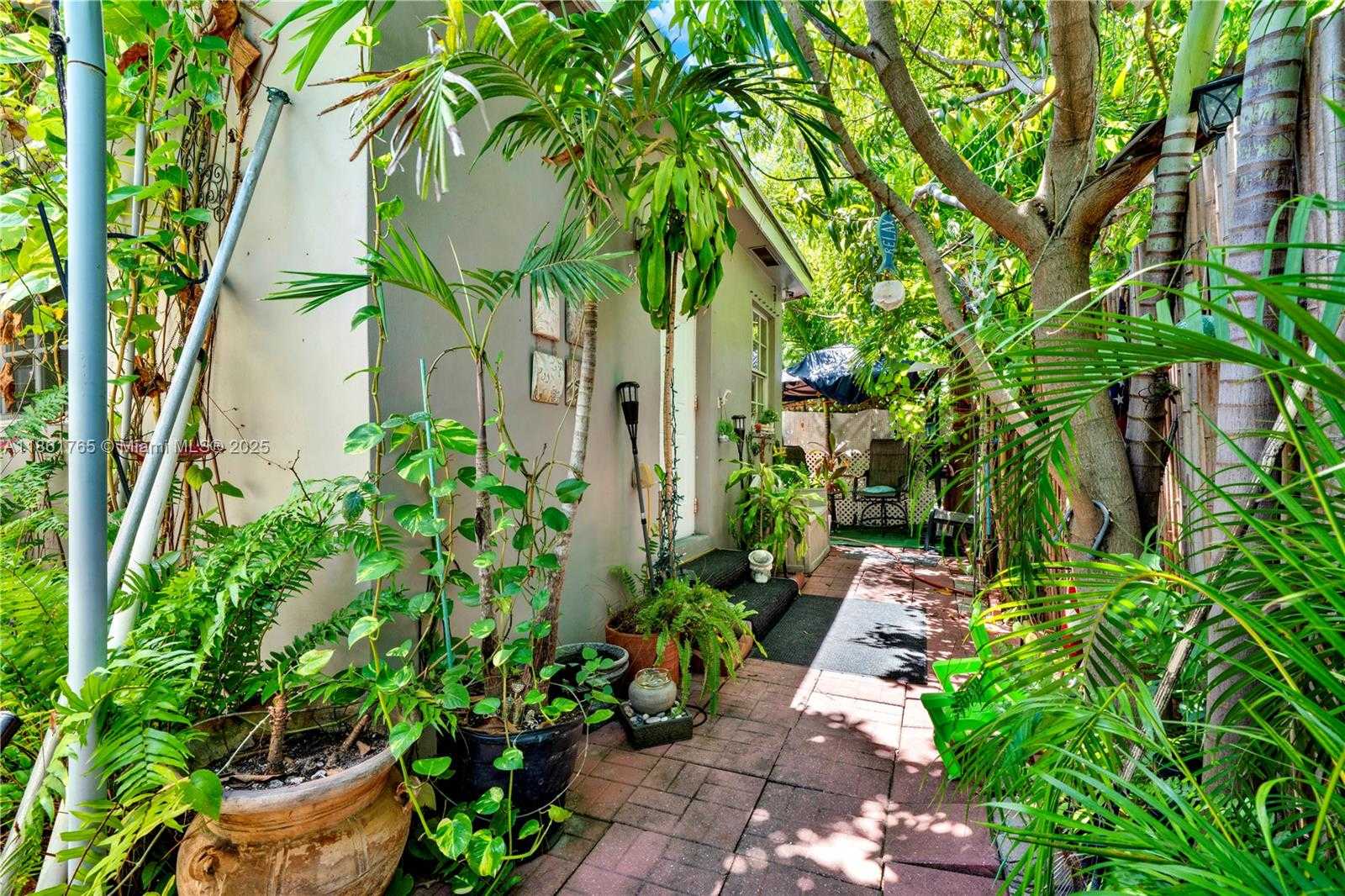 Small Image of 2305 NORTH EAST 135TH TER, North Miami Beach Number 16