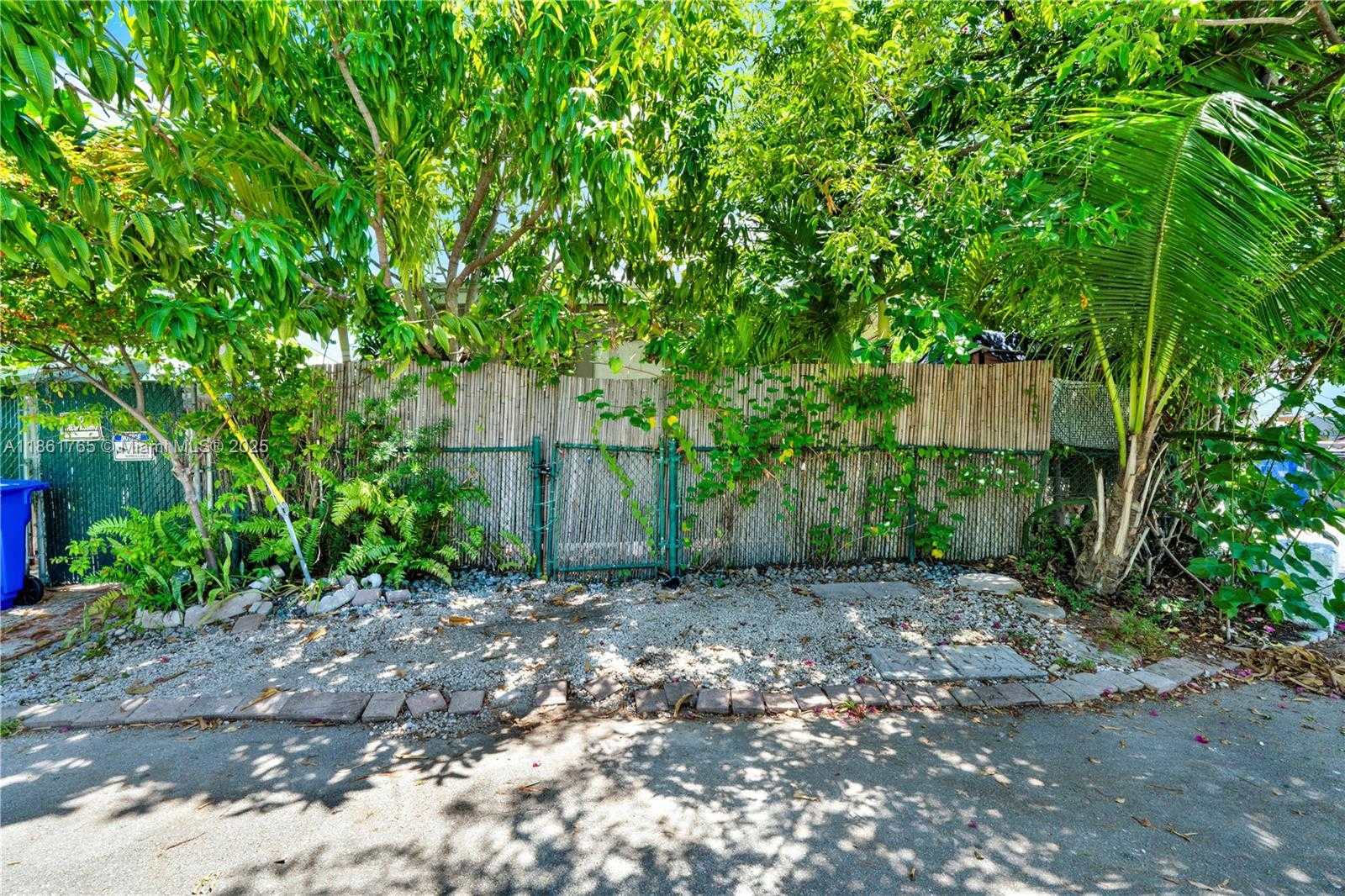 Small Image of 2305 NORTH EAST 135TH TER, North Miami Beach Number 17