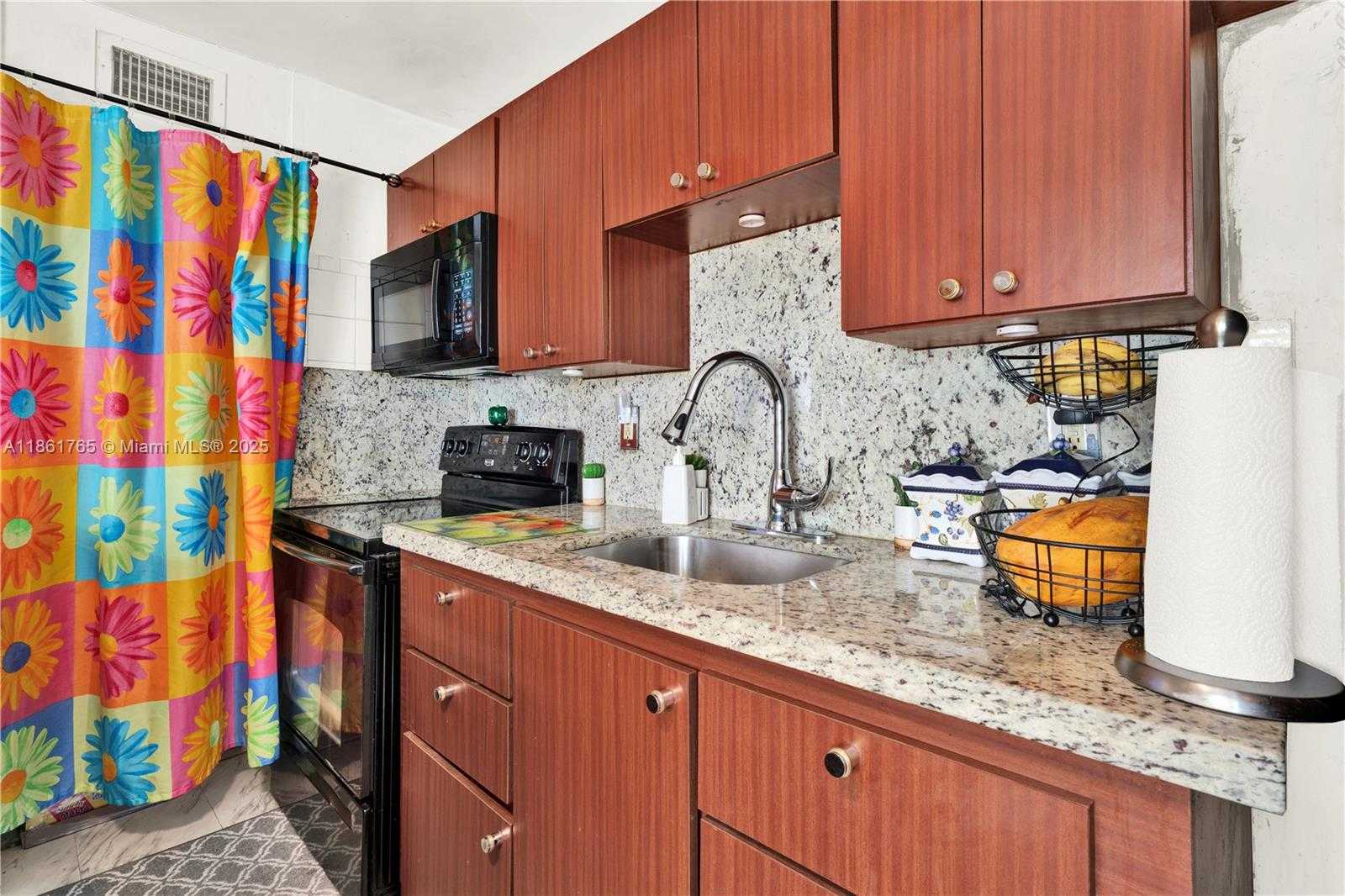 Small Image of 2305 NORTH EAST 135TH TER, North Miami Beach Number 3