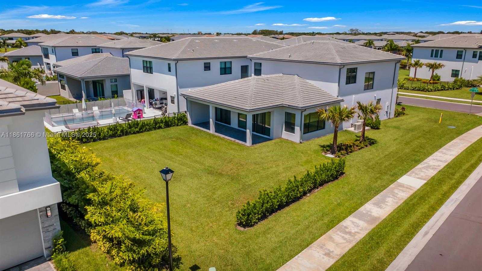 Small Image of 8286 FISHERS ISLAND WAY, Boca Raton Number 4