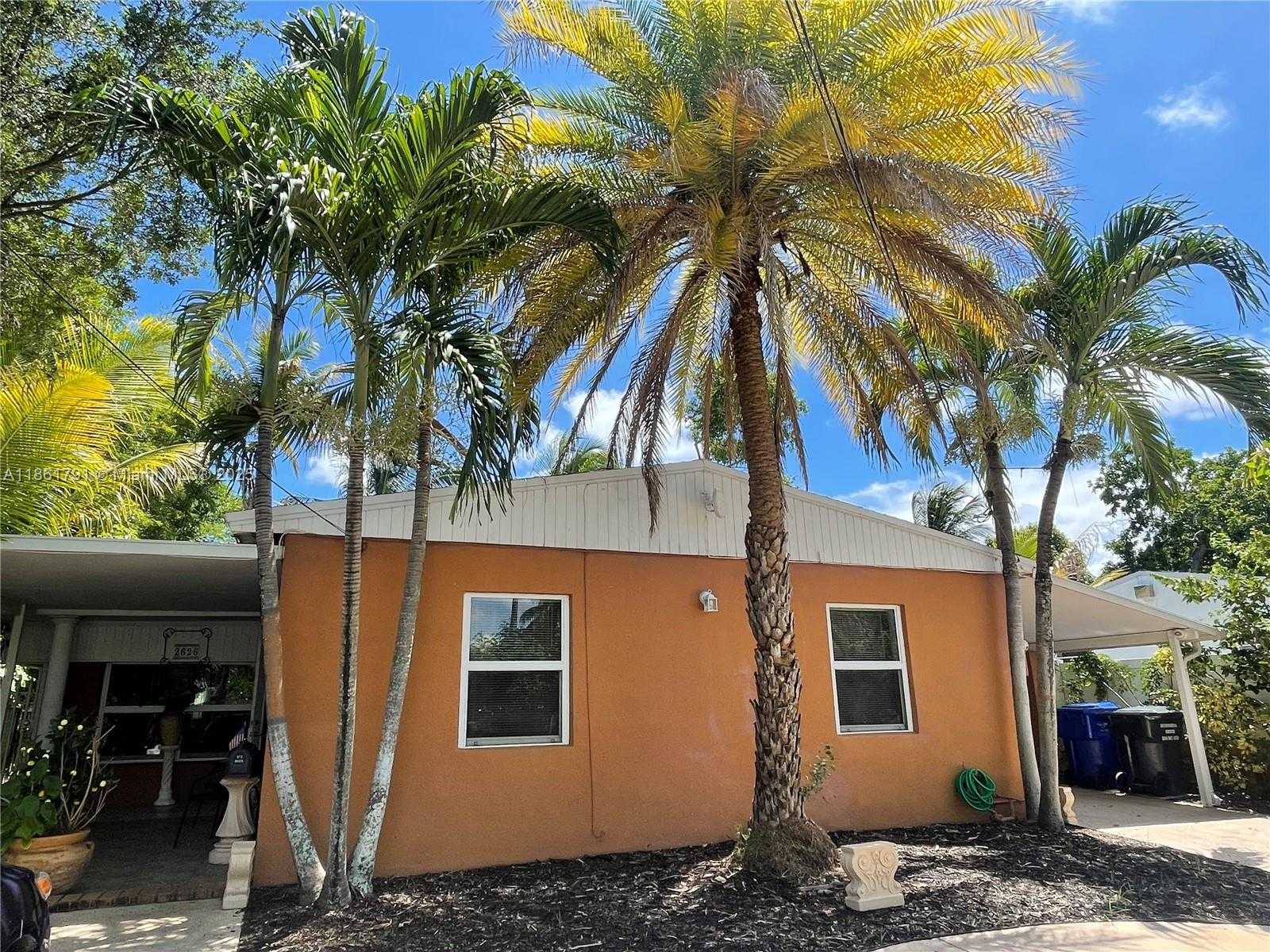 Small Image of 2626 THOMAS ST, Hollywood Number 2