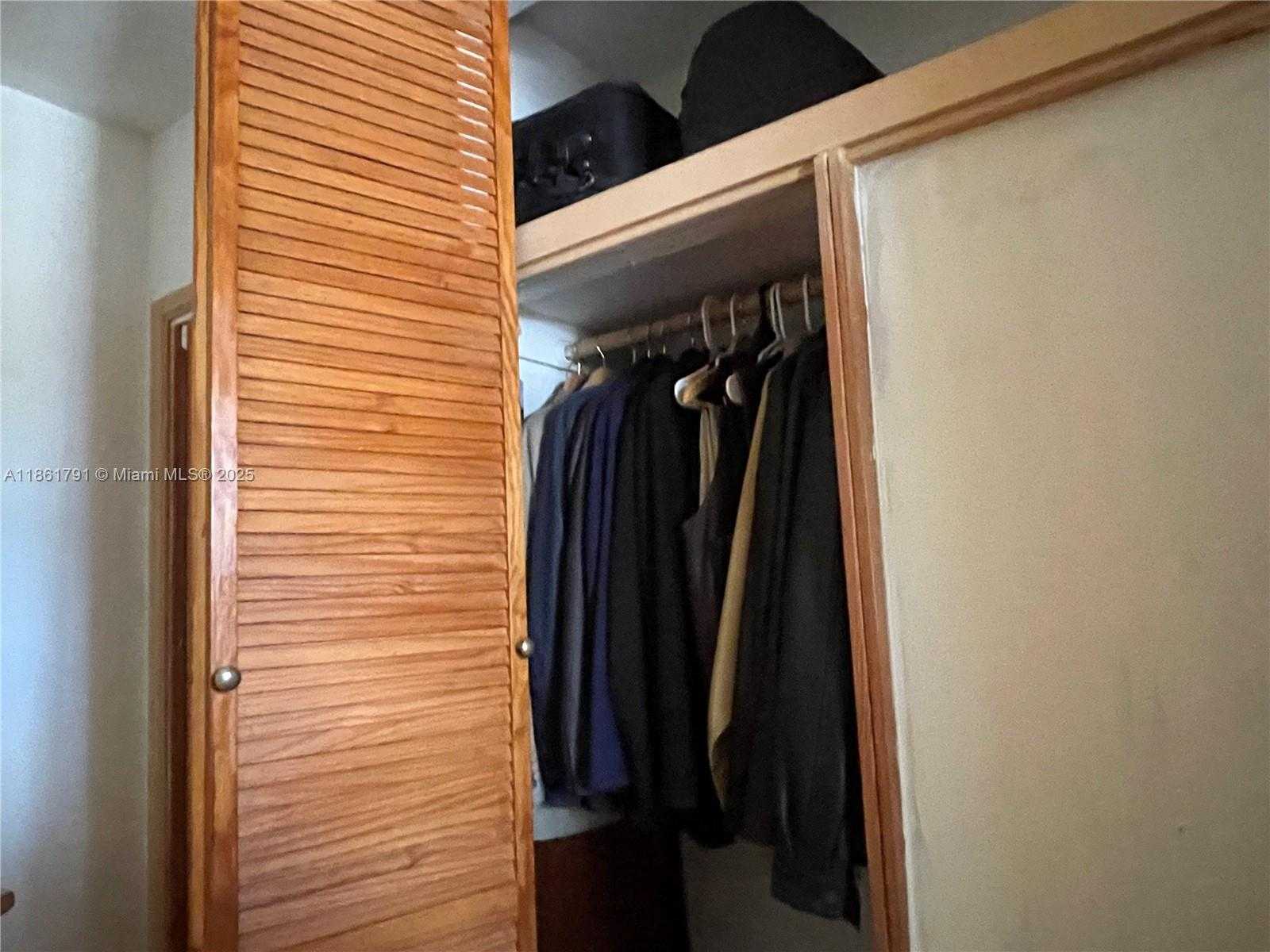 Small Image of 2626 THOMAS ST, Hollywood Number 25